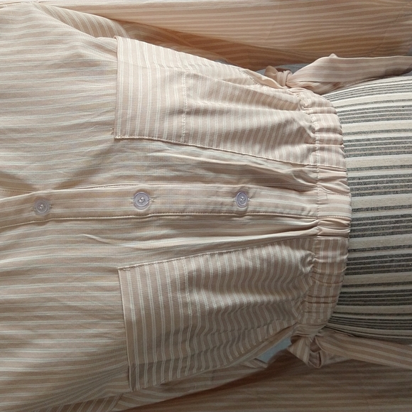 Crop top long sleeve button down shirt size small - Picture 4 of 13